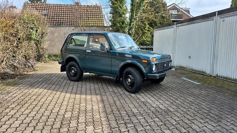 Gebraucht Lada niva 84 PS (61 kW) 2008 Grün SUV