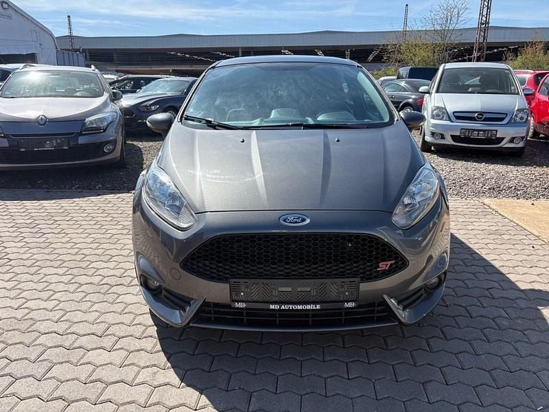 Usata Ford Fiesta ST 182 CV (133 kW) 2015 Grigio Utilitaria