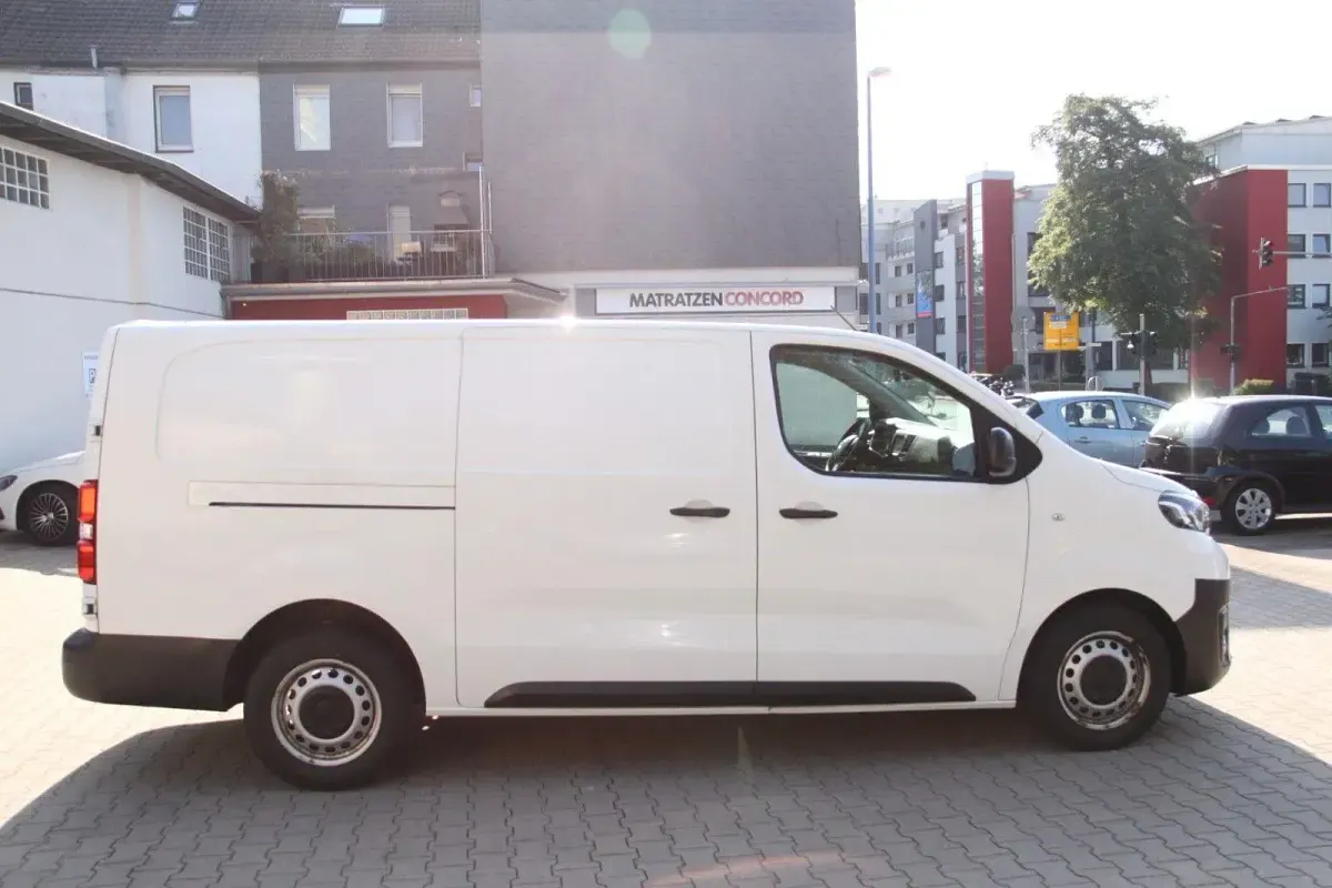 Gebraucht Toyota Proace 122 PS (89 kW) 2020 Weiß Van / Kleinbus
