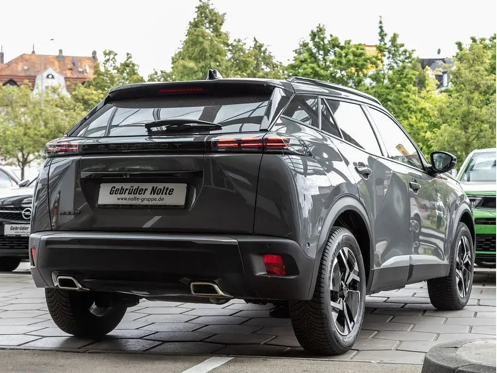 Gebraucht Peugeot 2008 Allure 131 PS (96 kW) 2024 Grau / SUV
