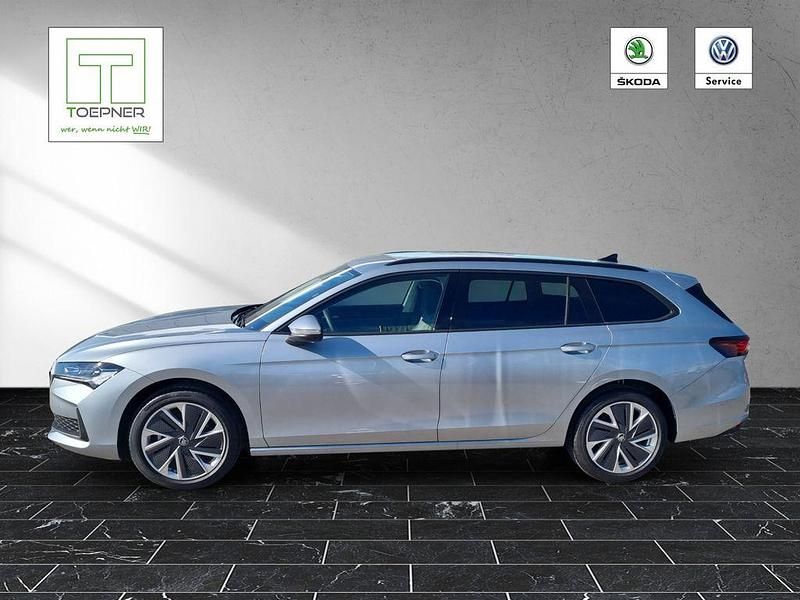 Neu Skoda Superb Selection 150 PS (110 kW) 2026 Silber Kombi