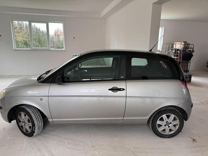 Gebraucht Lancia Ypsilon 60 PS (44 kW) 2006 Silber Kleinwagen