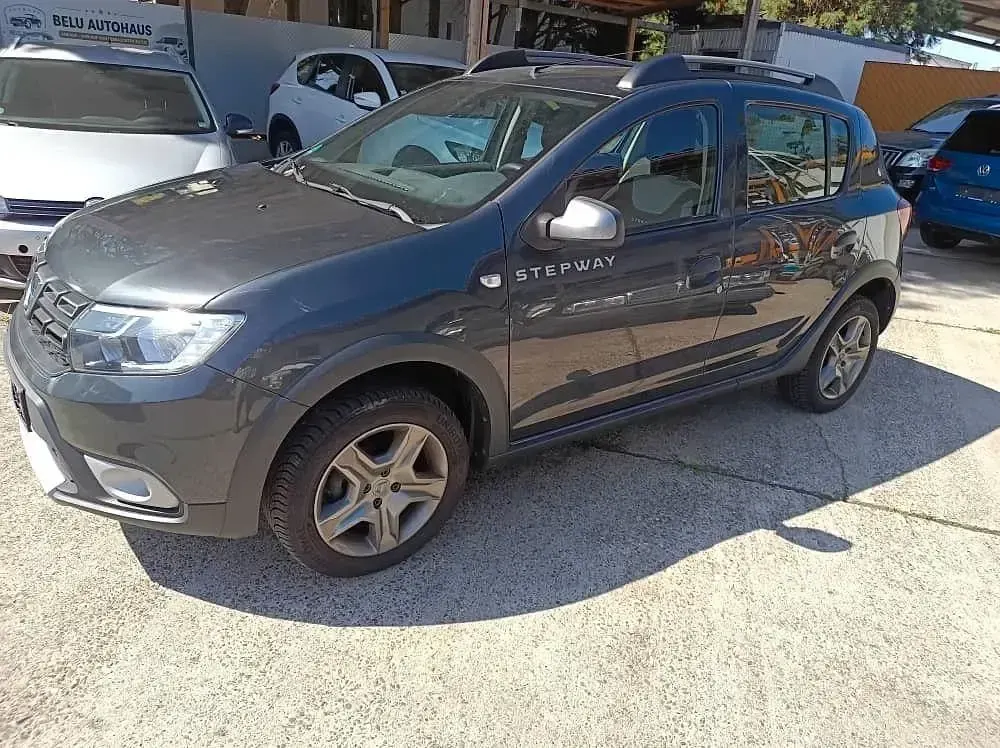 Gebraucht Dacia Sandero Prestige 90 PS (66 kW) 2017 Grau Kleinwagen