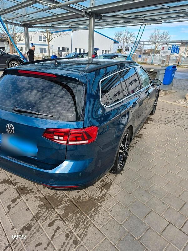 Gebraucht VW Passat 2021 Blau Kombi
