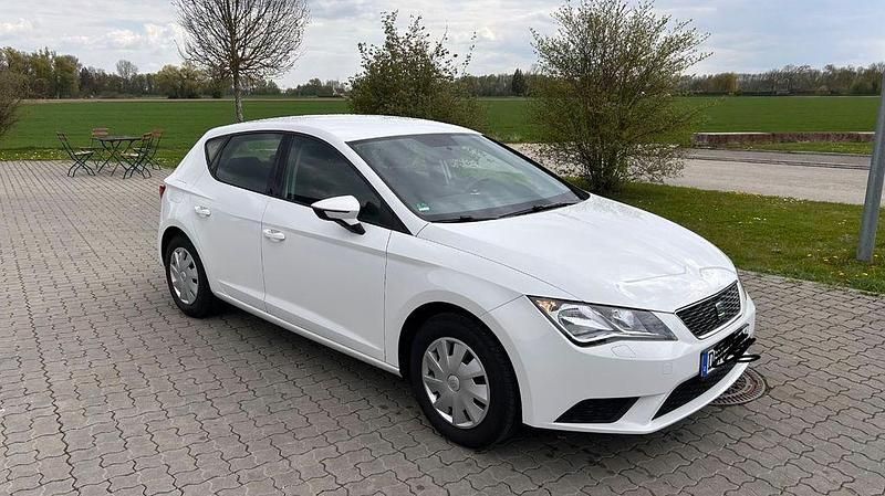 Second-hand Seat Leon Reference 105 CP (77 kW) 2013 Alb Berlinǎ