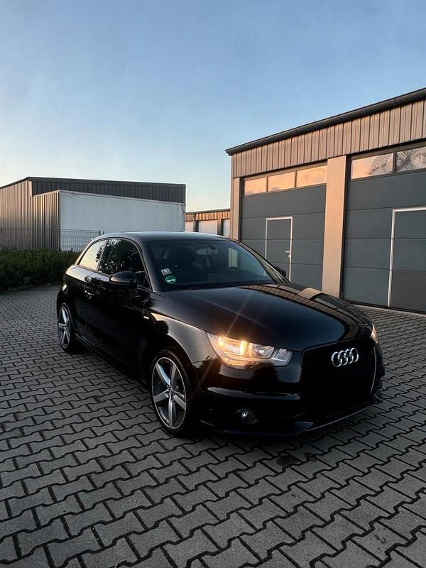 Schwarz Gebraucht 2015 Audi A1 S-Line Kleinwagen | 8.350 € (Fairer Preis) - Bild 1/4