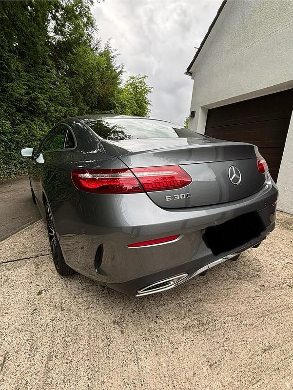 Gebraucht Mercedes E300 AMG 245 PS (180 kW) 2018 Grau Coupé