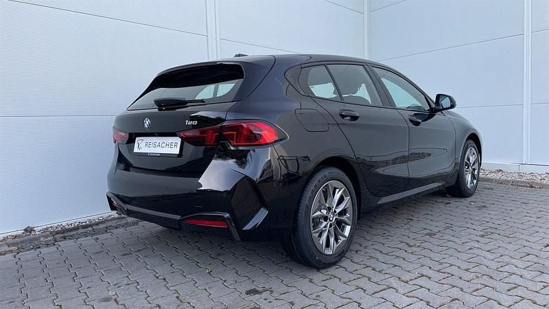 Neu BMW 120 Efficient Dynamics 170 PS (125 kW) 2026 Schwarz uni Kleinwagen