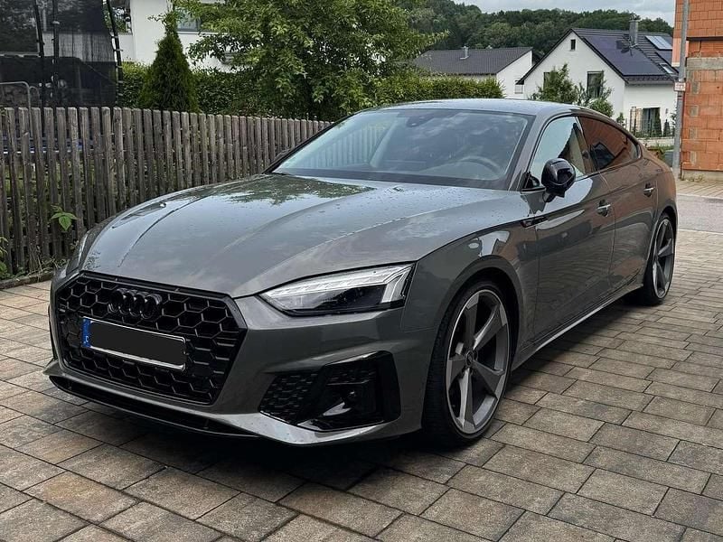 Grau Gebraucht 2023 Audi A5 Sportback S-Line Coupé | 36.500 € (Guter Preis) - Bild 1/4