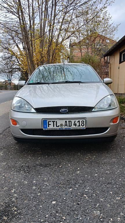 Second-hand Ford Focus Ambiente 75 CP (55 kW) 2000 Gri Berlinǎ