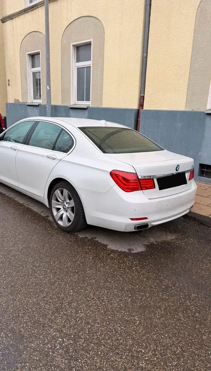 Gebraucht BMW 750 2011 Weiß Limousine