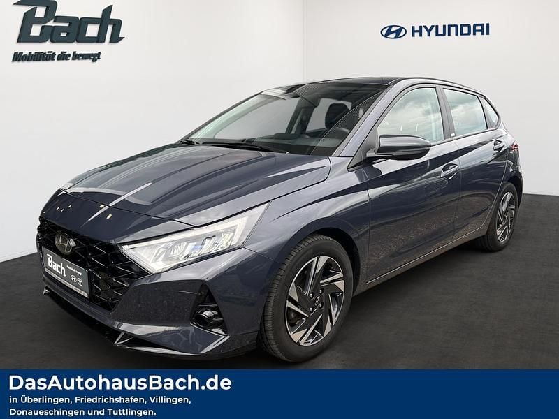 Grau Gebraucht 2021 Hyundai i20 Trend Kleinwagen | 14.880 € (Fairer Preis) - Bild 1/4
