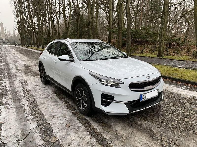 Weiß Gebraucht 2021 Kia XCeed Vision SUV | 17.995 € (Guter Preis) - Bild 1/4
