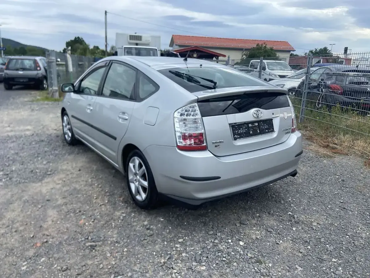 Gebraucht Toyota Prius Sol 77 PS (56 kW) 2007 Silbermetalic Kleinwagen