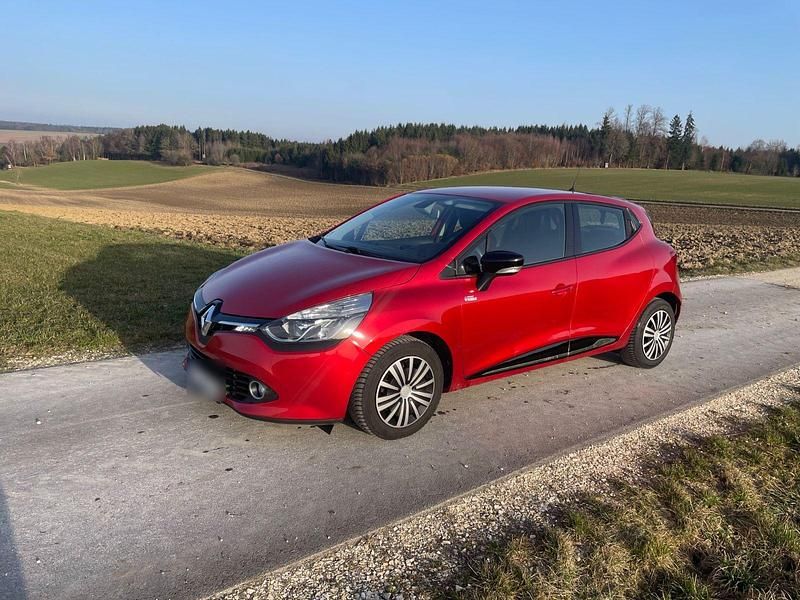Gebraucht Renault Clio IV Dynamique 90 PS (66 kW) 2013 Rot Kleinwagen