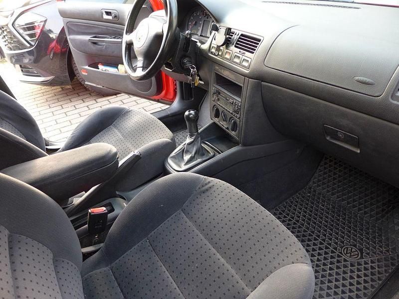 Gebraucht VW Bora Basis 101 PS (74 kW) 1999 Rot Limousine