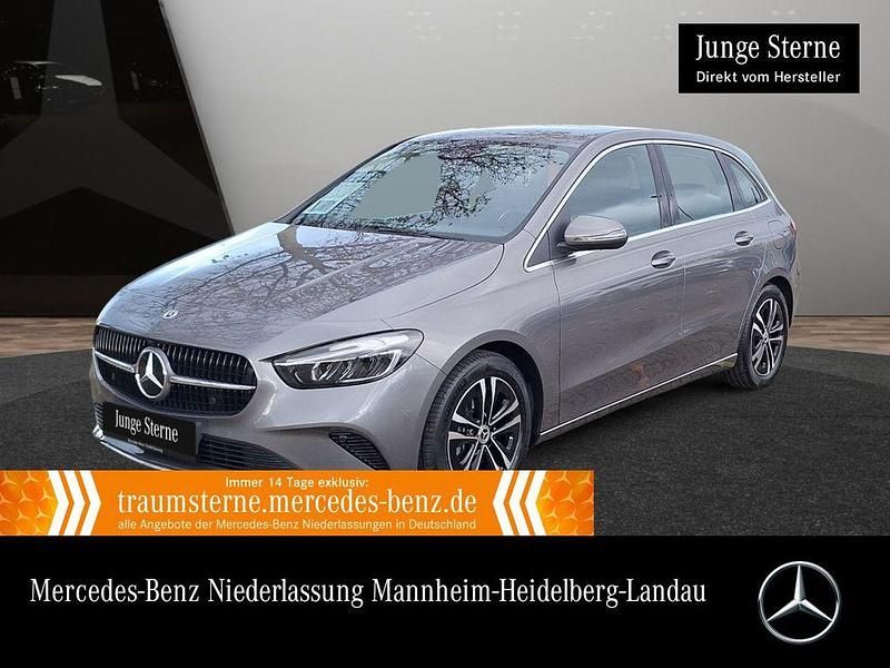 Grau Gebraucht 2024 Mercedes 220 Advanced Limousine | 30.990 € (Guter Preis) - Bild 1/3
