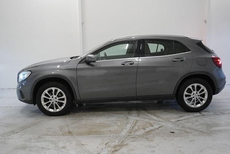Gebraucht Mercedes GLA220 177 PS (130 kW) 2017 Grau SUV