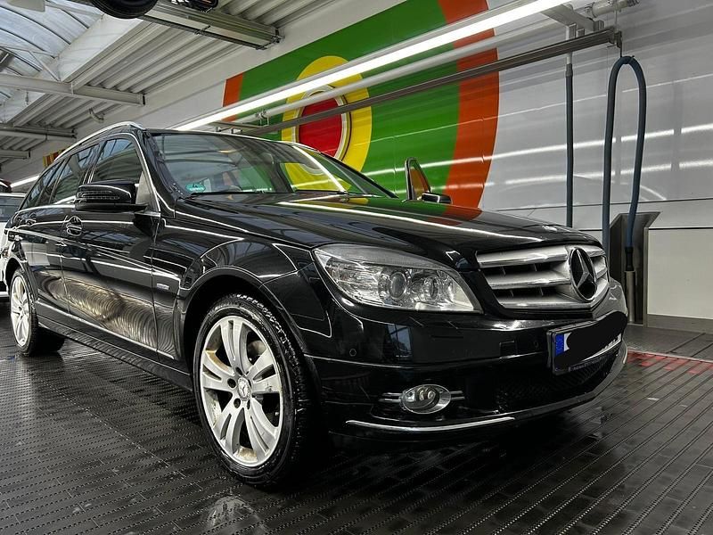 Gebraucht Mercedes C220 170 PS (125 kW) 2011 Schwarz Limousine