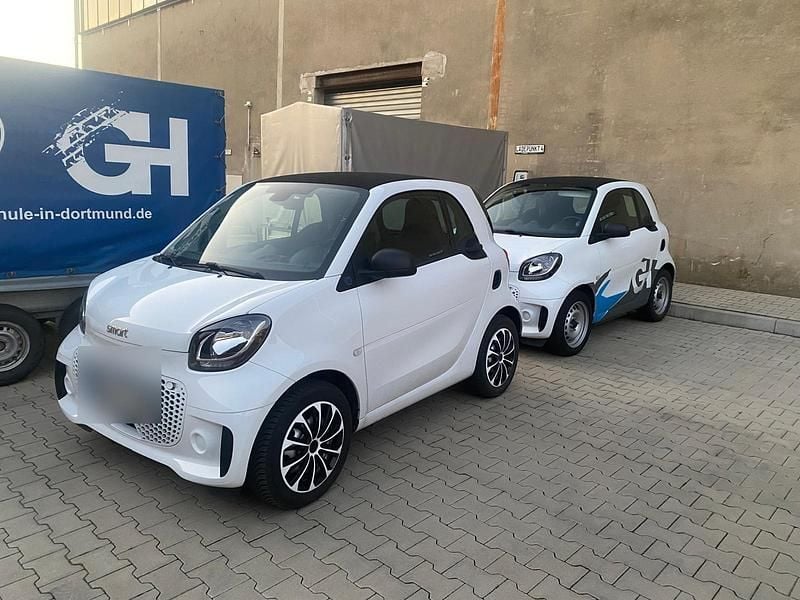Weiß Gebraucht 2022 Smart ForTwo Coupé Kleinwagen | 9.499 € (Guter Preis) - Bild 1/2