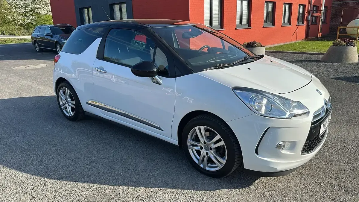 Gebraucht Citroën DS3 82 PS (60 kW) 2015 Weiß Kleinwagen