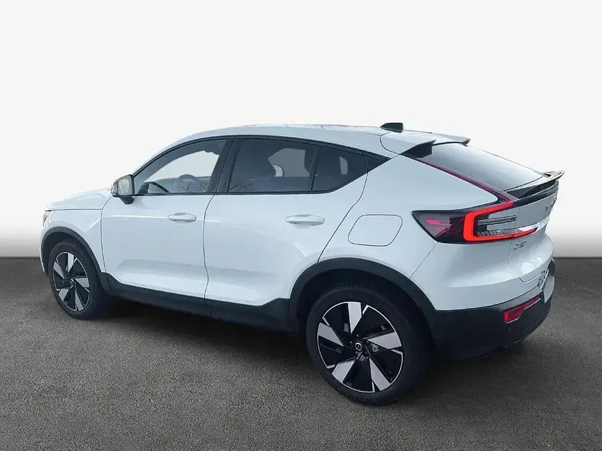 Używany Volvo EC40 Plus 175 kW (238 KM) 2024 Biały SUV