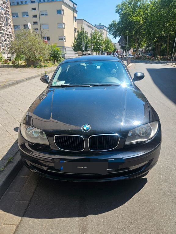 Schwarz Gebraucht 2010 BMW 116 Advantage Kleinwagen | 2.749 € (Guter Preis) - Bild 1/4