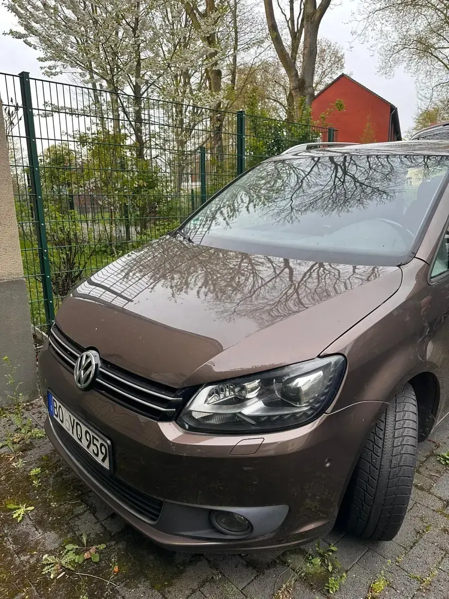 Gebraucht VW Touran 140 PS (102 kW) 2011 Braun Van / Kleinbus