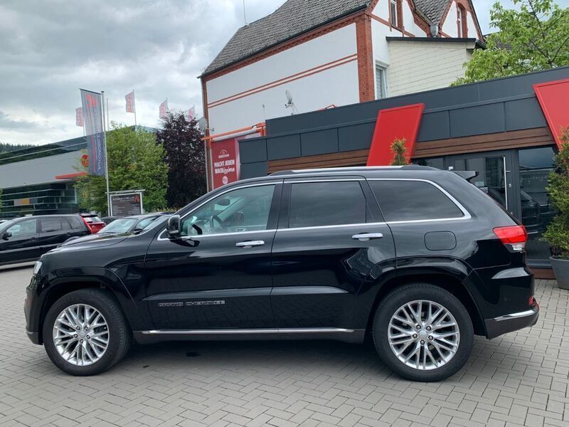Gebraucht Jeep Grand Cherokee Summit 250 PS (183 kW) 2017 Diamond black crystal p/c SUV
