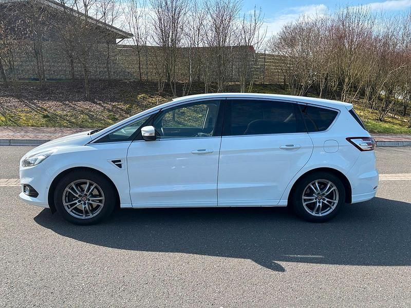 Gebraucht Ford S-MAX S 211 PS (155 kW) 2017 Weiß Van / Kleinbus