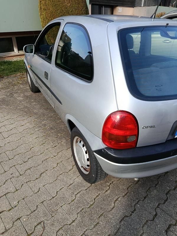 Gebraucht Opel Corsa 65 PS (47 kW) 2000 Silber Kleinwagen