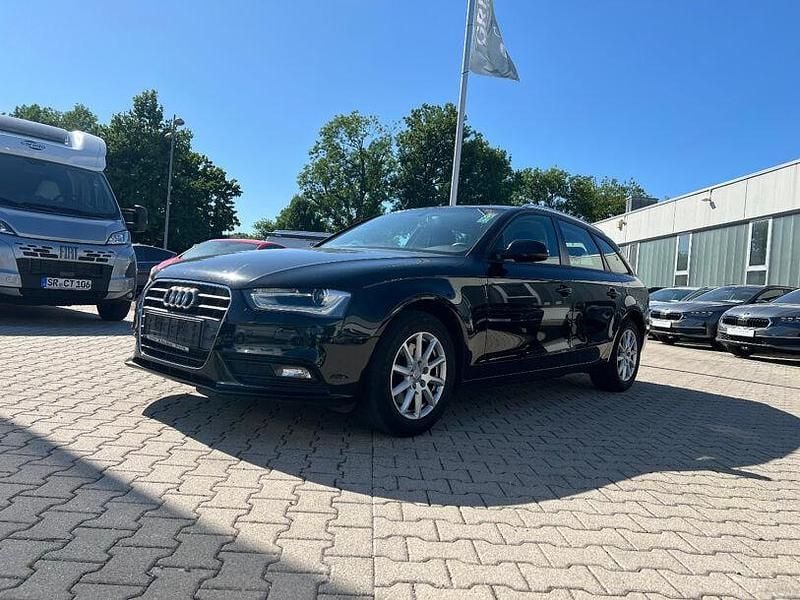 Mythosschwarz (metallic) Gebraucht 2015 Audi A4 Comfort Kombi | 6.990 € (Guter Preis) - Bild 1/4
