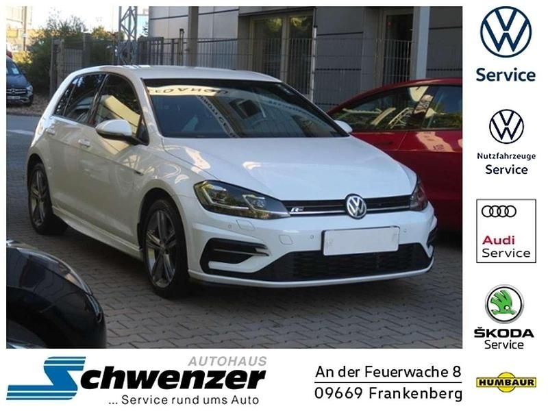 Pure white Gebraucht 2018 VW Golf VII R-line Limousine | 18.949 € (Etwas zu teuer) - Bild 1/4