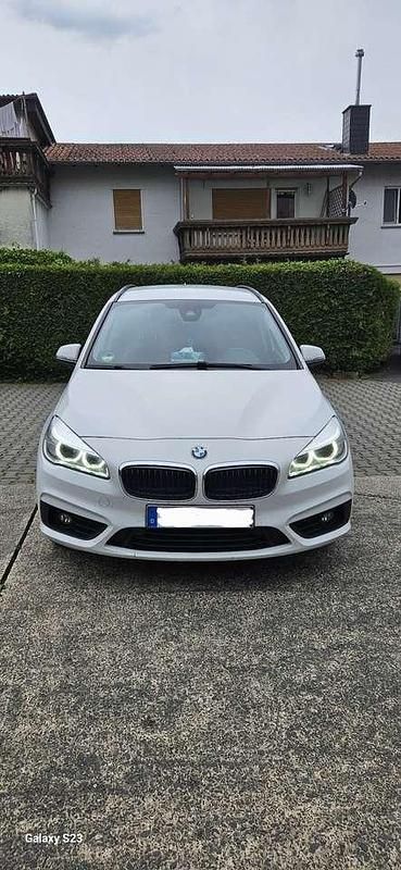 Gebraucht 2017 BMW 218 Active Tourer Advantage Van / Kleinbus | 15.700 € (Teuer) - Bild 1/4