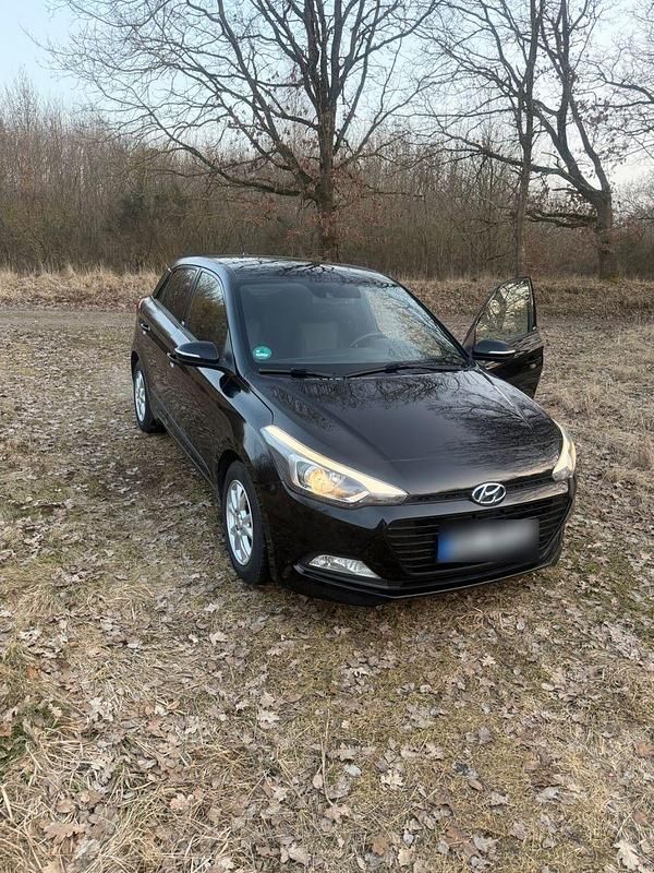 Gebraucht Hyundai i20 Active 101 PS (74 kW) 2017 Schwarz Kleinwagen