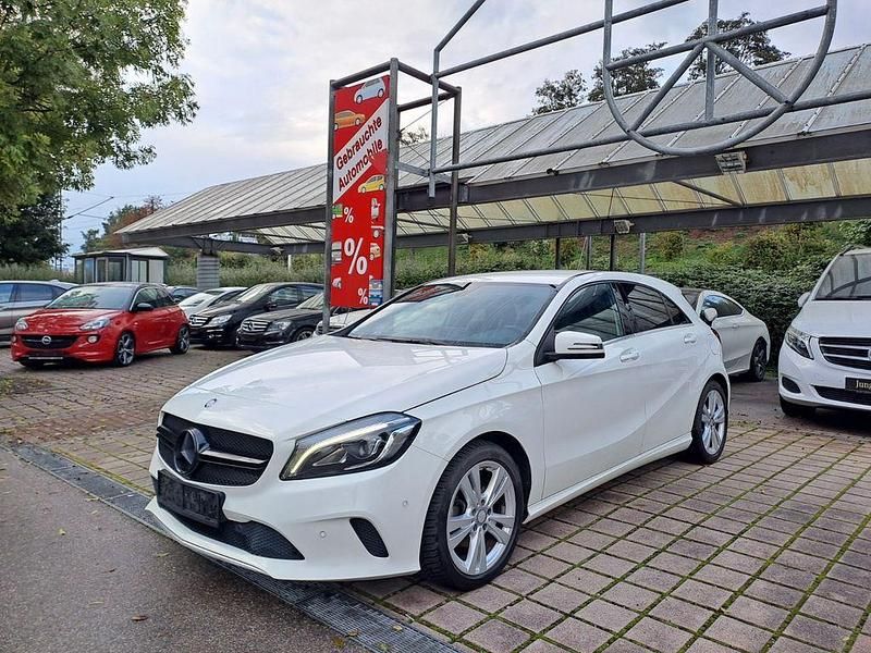 Weiß Gebraucht 2017 Mercedes A220 Urban Limousine | 13.950 € (Guter Preis) - Bild 1/4