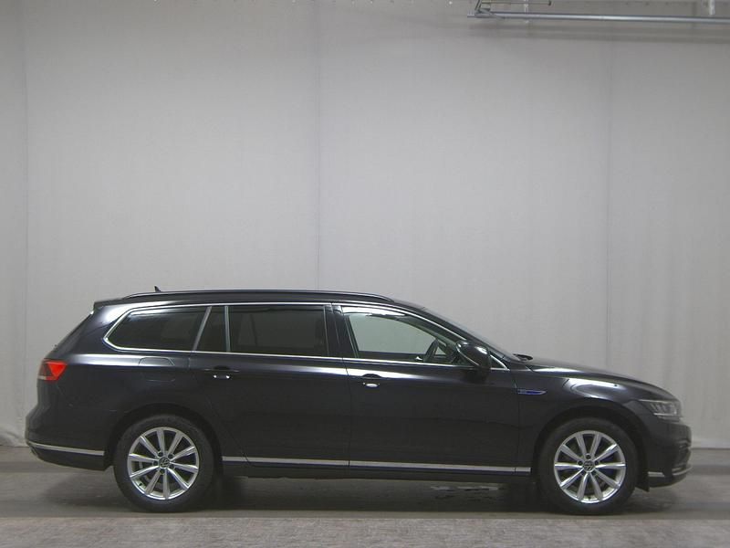 Schwarz Gebraucht 2020 VW Passat GTE Kombi | 17.480 € (Superpreis) - Bild 1/4