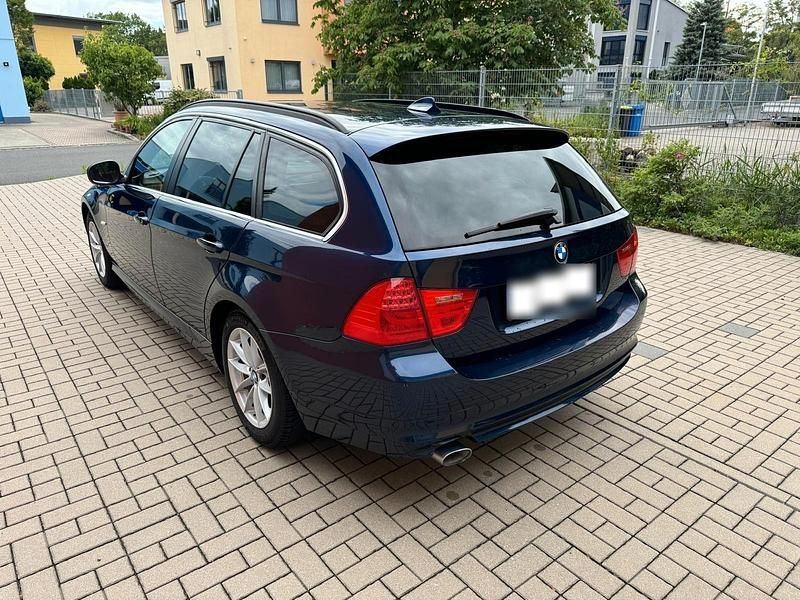 Gebraucht BMW 318 Exclusive 143 PS (105 kW) 2012 Kombi