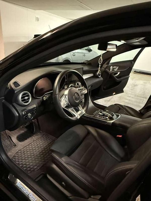 Schwarz Gebraucht 2019 Mercedes C300 AMG line Limousine | 39.990 € - Bild 1/4