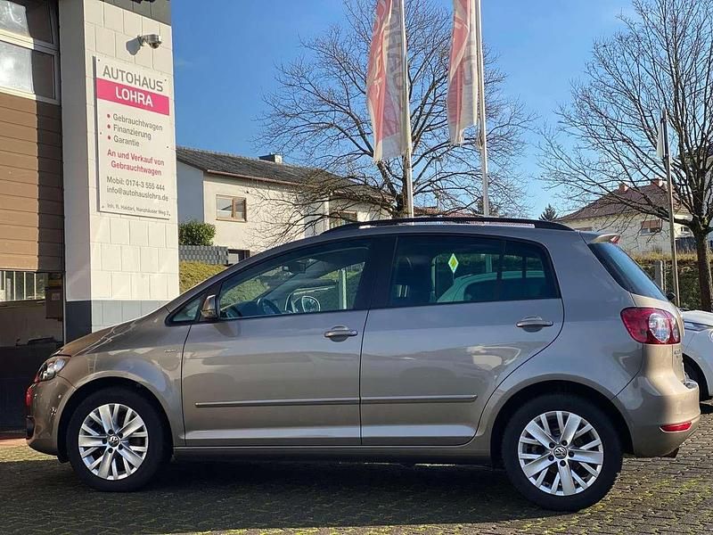 Gebraucht VW Golf Plus Cross Life 105 PS (77 kW) 2013 Kaschmirbraun metallic Van / Kleinbus