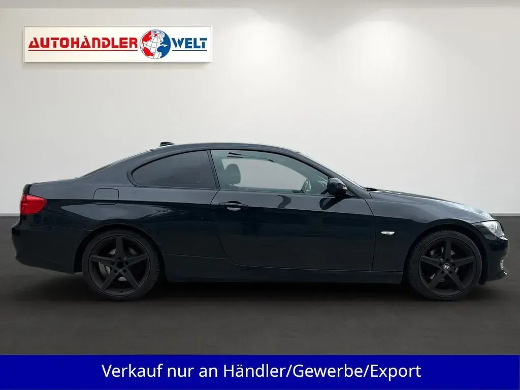Gebraucht BMW 320 Performance 184 PS (135 kW) 2010 Schwarz Coupé