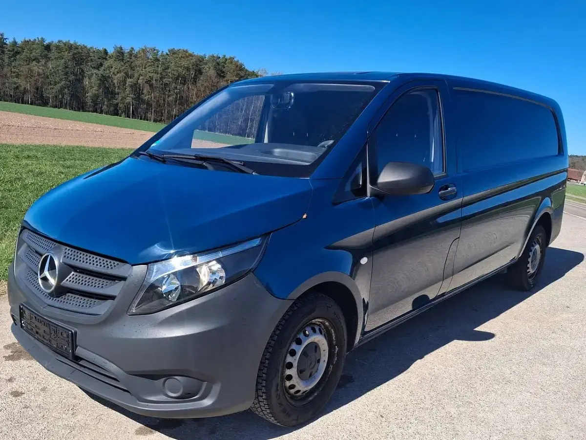 Gebraucht Mercedes Vito 114 PS (83 kW) 2016 Navyblau Van