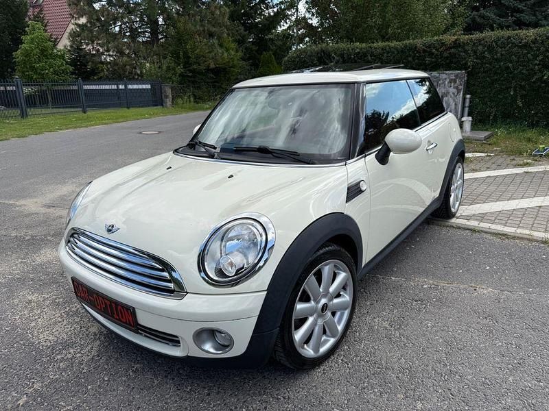 Weiß Gebraucht 2009 Mini Cooper Kleinwagen | 7.800 € (Fairer Preis) - Bild 1/4