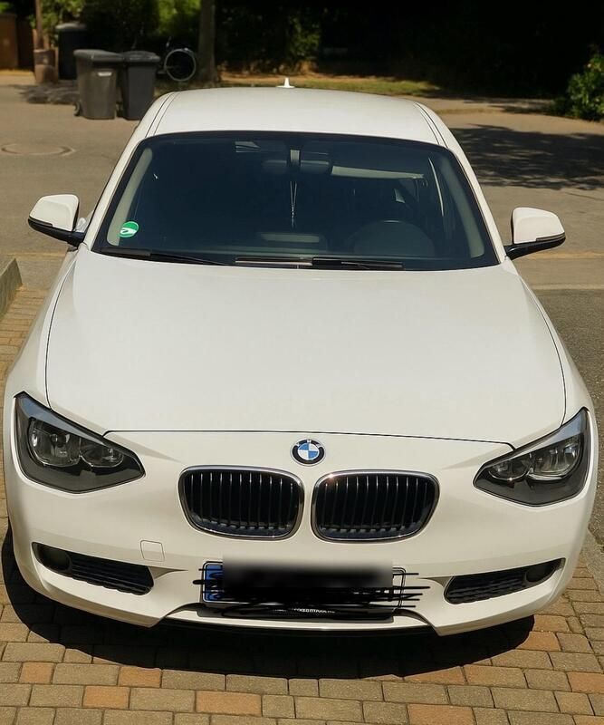 Weiß Gebraucht 2014 BMW 114 Sport Line Kleinwagen | 6.600 € (Guter Preis) - Bild 1/4