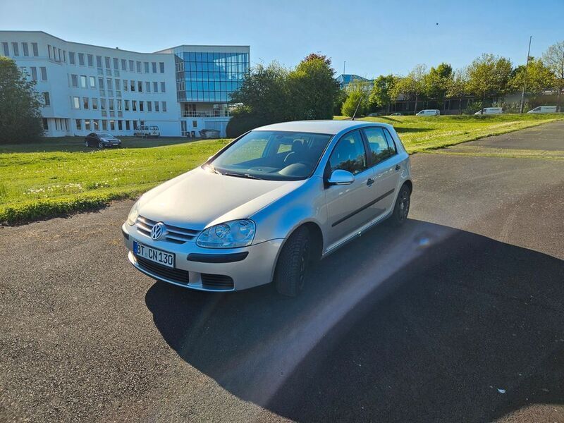Silber Gebraucht 2006 VW Golf V Trendline Limousine | 2.400 € (Fairer Preis) - Bild 1/4