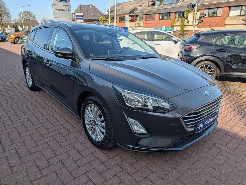 Gebraucht Ford Focus Titanium 120 PS (88 kW) 2020 Grau Kombi