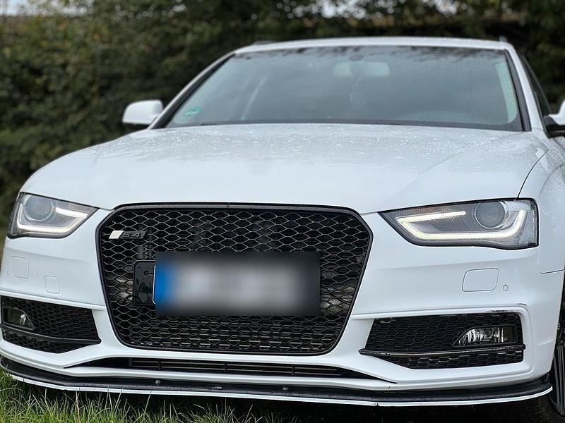 Weiß Gebraucht 2015 Audi A4 Attraction Kombi | 14.000 € (Fairer Preis) - Bild 1/4