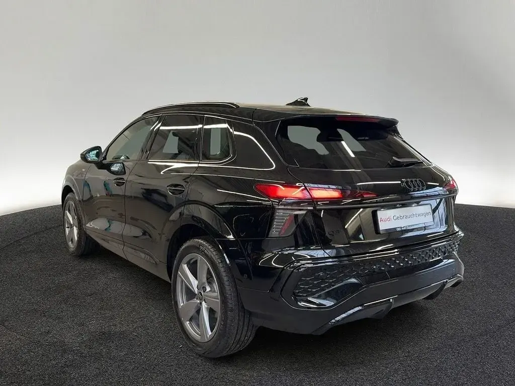 Gebraucht Audi Q3 Sport 150 PS (110 kW) 2025 Mythosschwarz metallic SUV