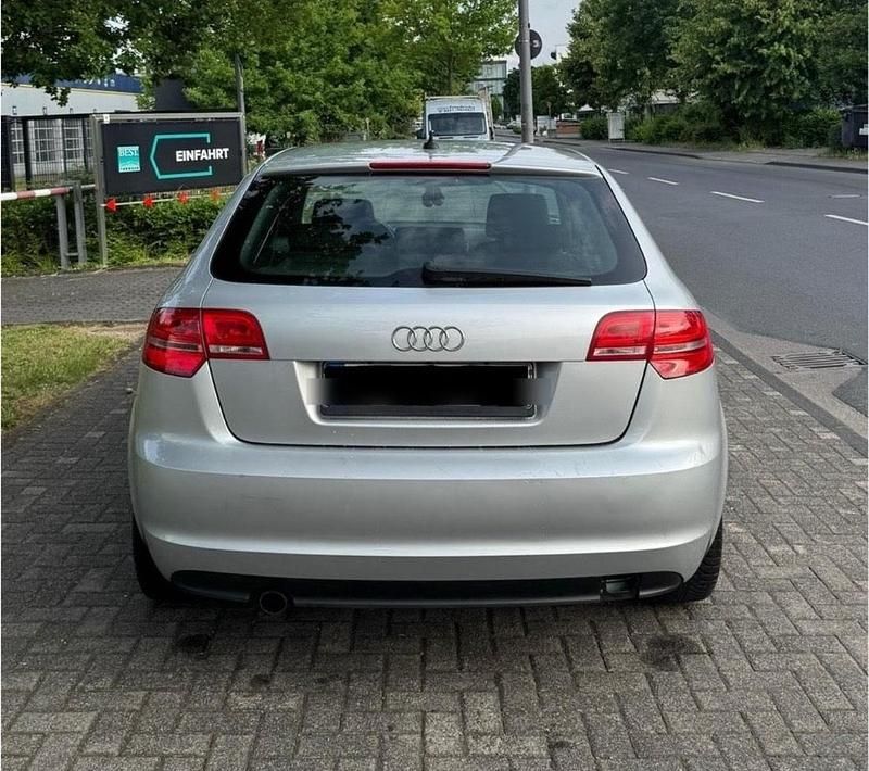 Gebraucht Audi A3 105 PS (77 kW) 2010 Grau Kleinwagen