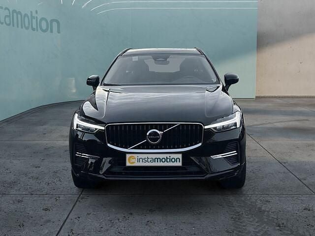 Gebraucht Volvo XC60 Momentum 197 PS (144 kW) 2022 Schwarz SUV